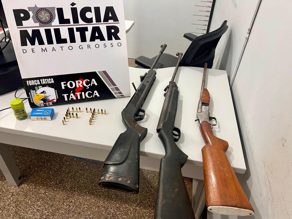 Força Tática prende três homens com espingardas e munições em barreira policial - 